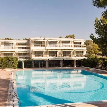 Appartement Et Un Canape Lit A Raphael Saint-Raphaël